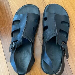Keen black leather sandals